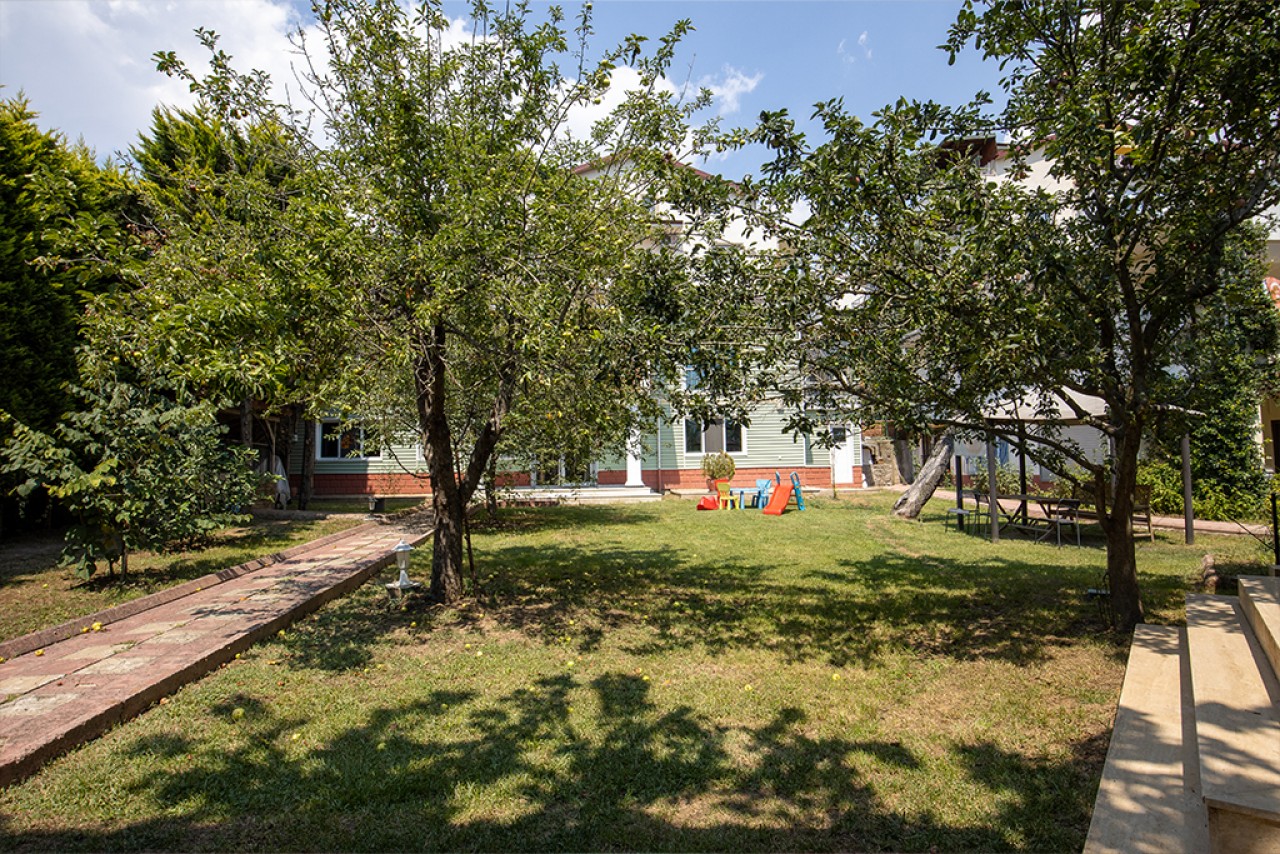  Apartman Dairelerine Sıkışmadan, Doğa ile İç İçe / Masal Oyun Evi 