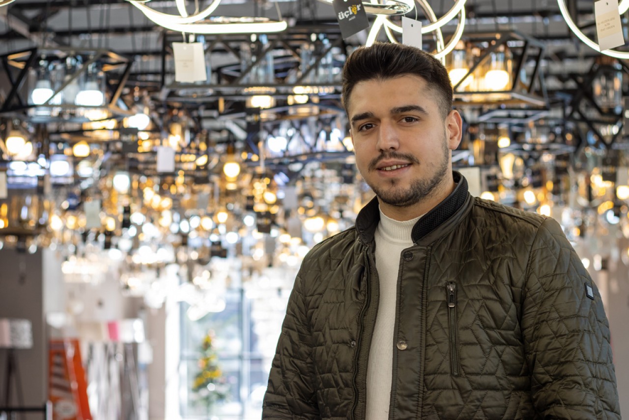  Üçler Elektromarket Aydınlatma Işıl Işıl Parlayan Yeni Yüzü ile Başiskele’de... 