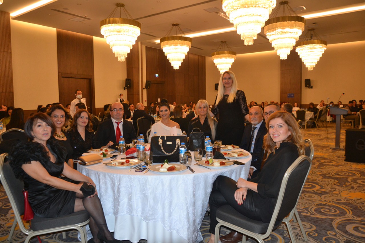  Özel Seymen Eğitim Kurumları Öğretmenler Günü’nü Coşkuyla Kutladı 