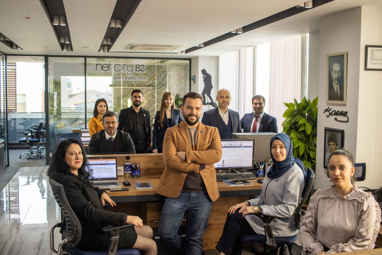  Hayalinizdeki Gayrimenkulü Gerçeğe Dönüştürüyorlar: Coldwell Banker Akademi Gayrimenkul 