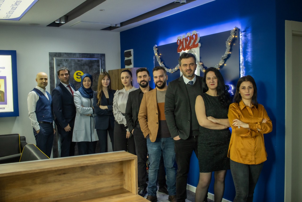  Hayalinizdeki Gayrimenkulü Gerçeğe Dönüştürüyorlar: Coldwell Banker Akademi Gayrimenkul 