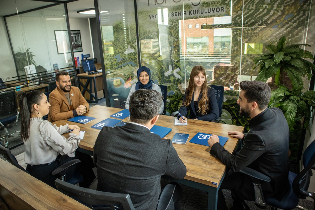  Hayalinizdeki Gayrimenkulü Gerçeğe Dönüştürüyorlar: Coldwell Banker Akademi Gayrimenkul 