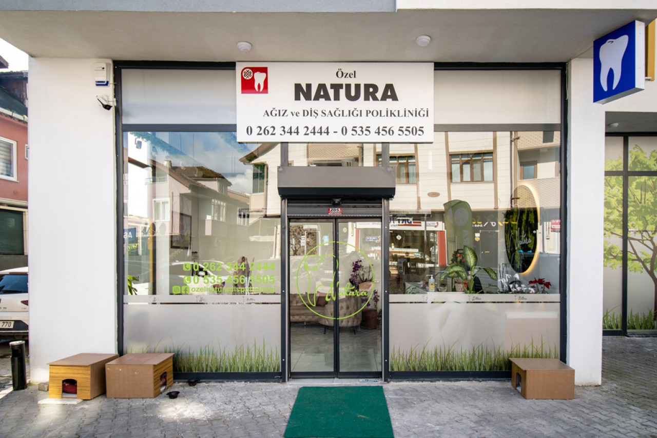  İnci Gibi Parlıyor: Özel Natura Ağız ve Diş Sağlığı Polikliniği 