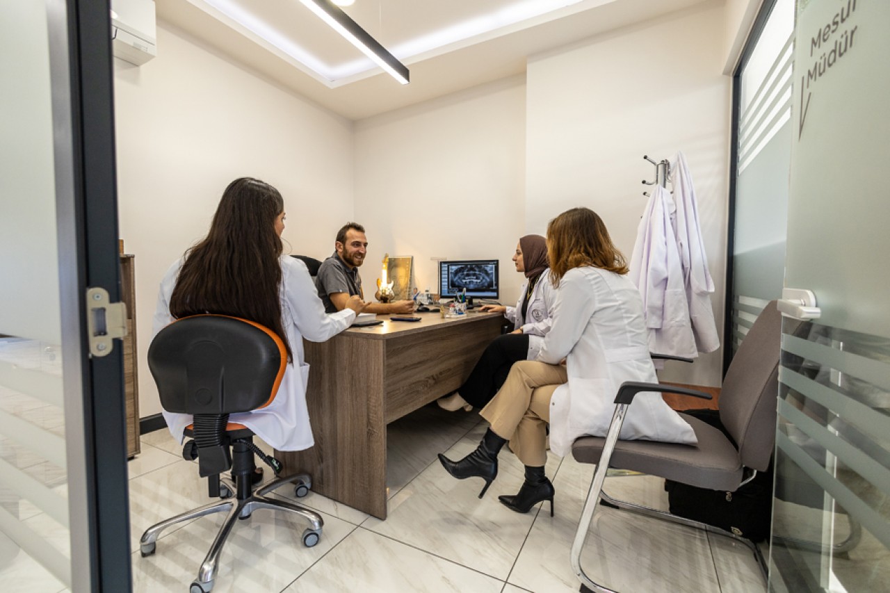  “Kendi adıma nasıl bir klinikte tedavi görmek isterdim?” / DENTİZMİT 