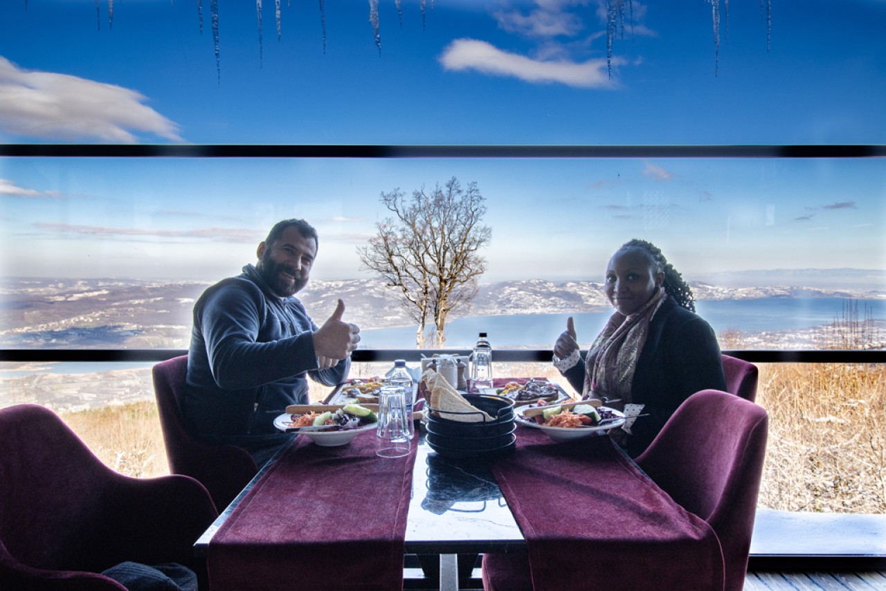  Manzarayı Seyret, Etleri Hüplet... Seyr’et Mangalbaşı Restoran 