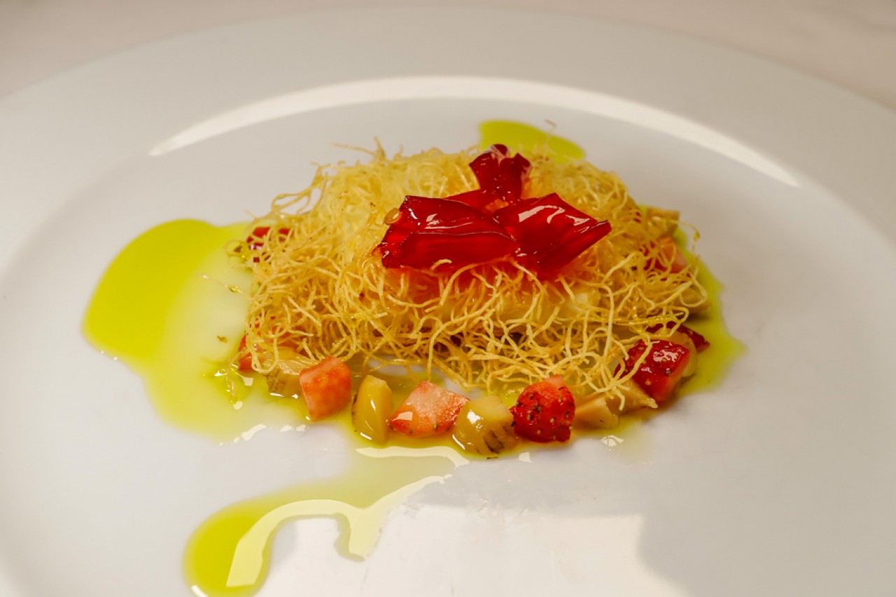  Beta Home / Şef Doğan Anapa Göl Kenarında Sanatsal Bir Gastronomik Deneneyim 