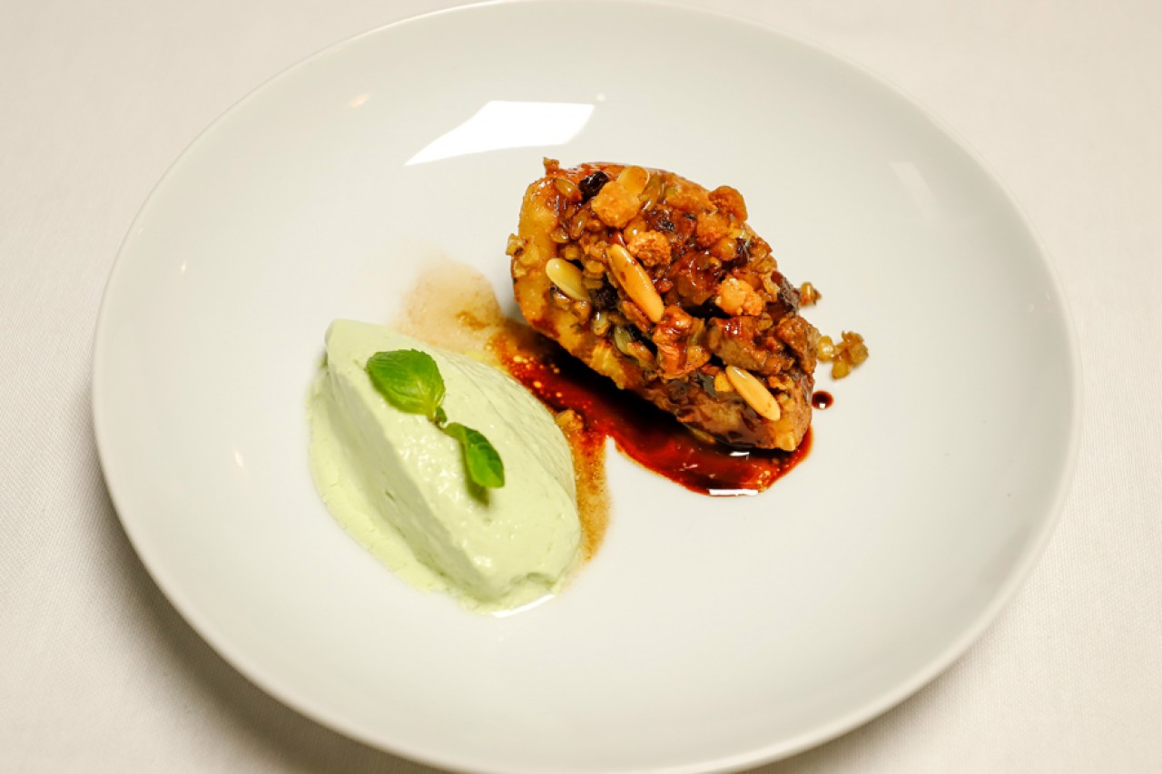  Beta Home / Şef Doğan Anapa Göl Kenarında Sanatsal Bir Gastronomik Deneneyim 