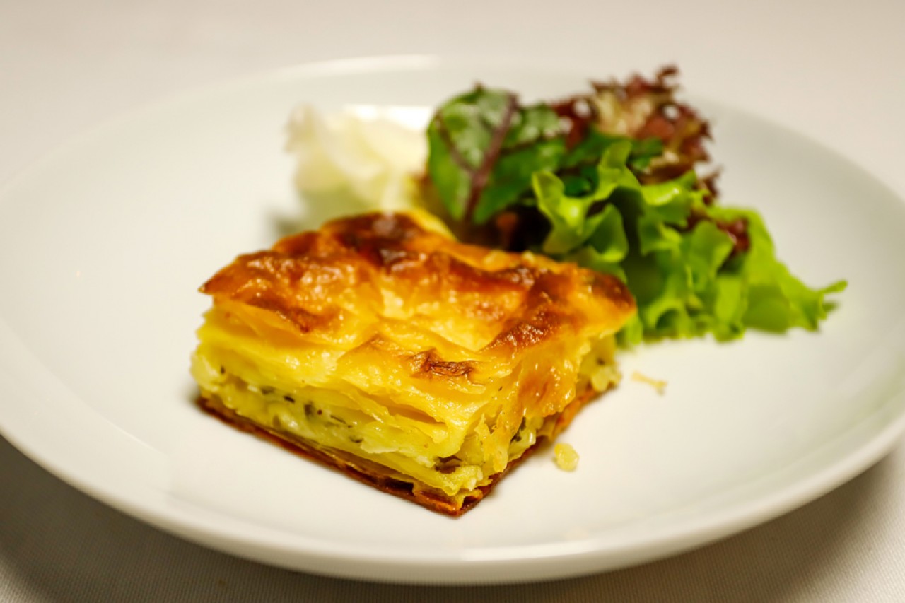  Beta Home / Şef Doğan Anapa Göl Kenarında Sanatsal Bir Gastronomik Deneneyim 