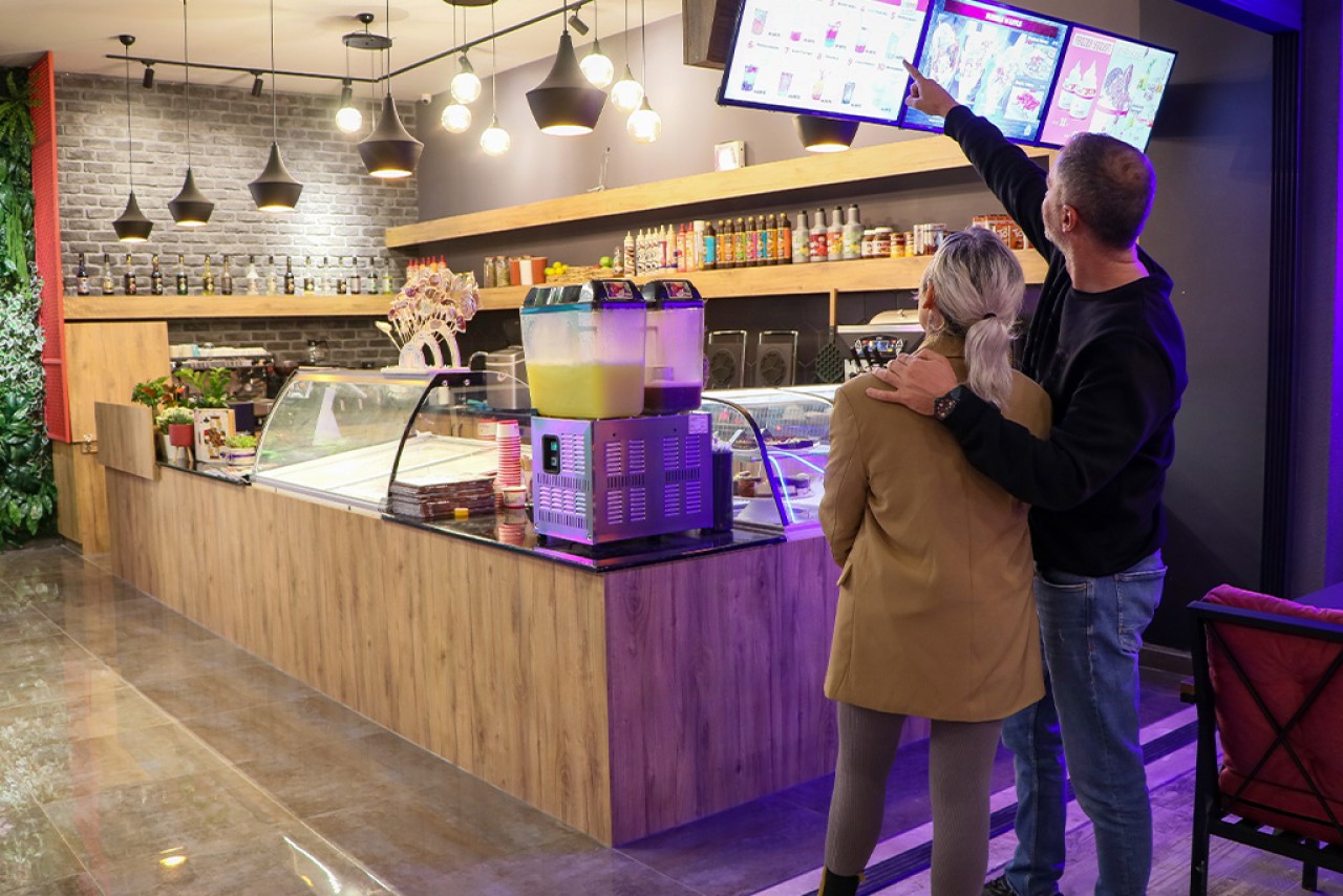 Sonunda... FROZEN YOGURT İzmit’te.. Iceberry Yahya Kaptan’da Açıldı... 