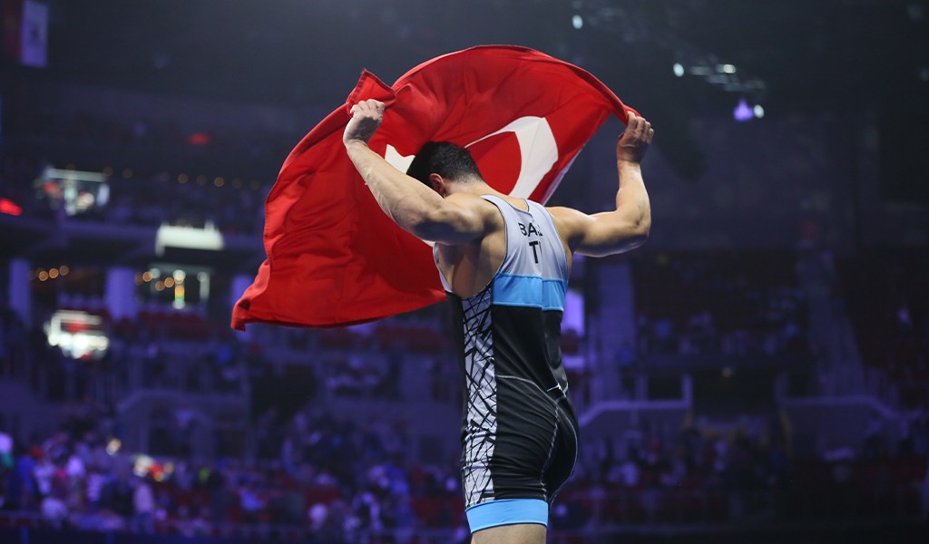 ALTIN ADAM METEHAN BAŞAR