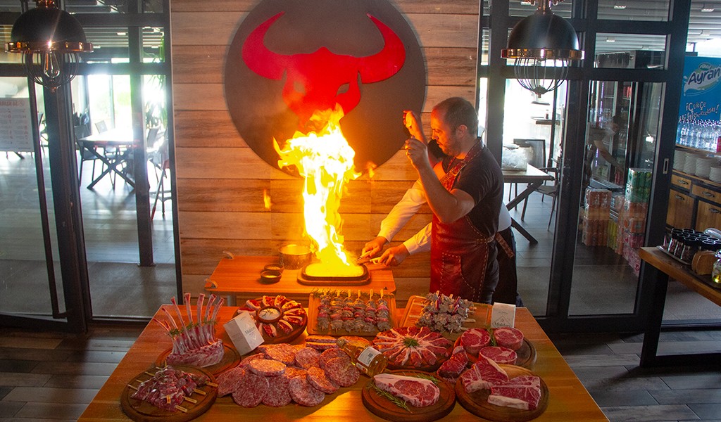 Başol Steak House Lezzeti ve Kalitesi Geçmişinden Geliyor
