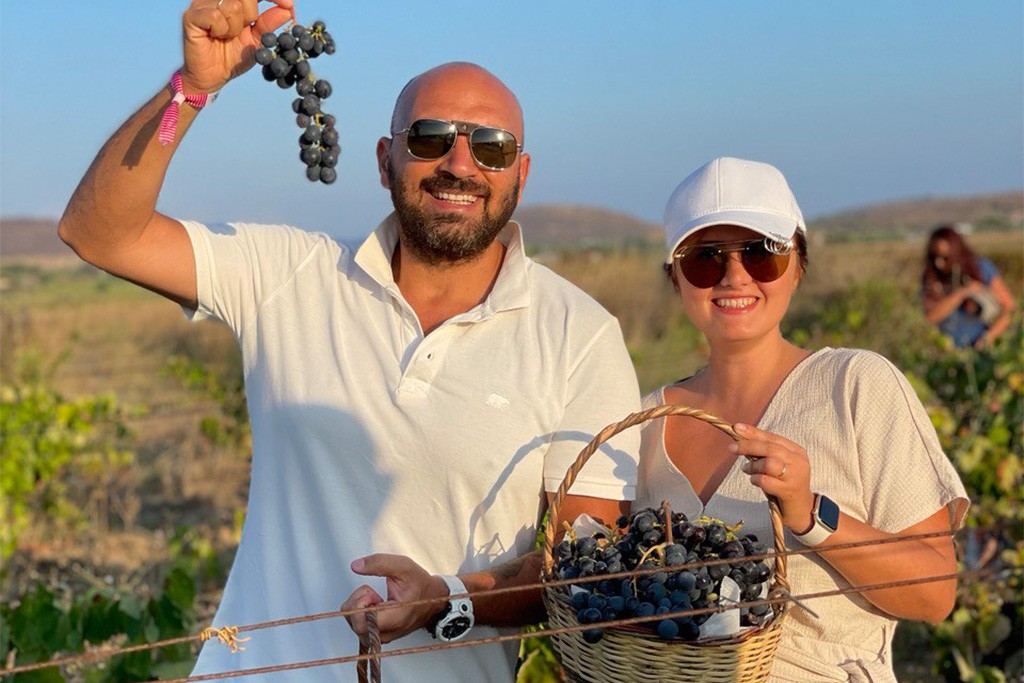 Bozcaada’da Bir Taşla İki Kuş; Bağ Bozumu Festivali ve Tiyatro Festivali