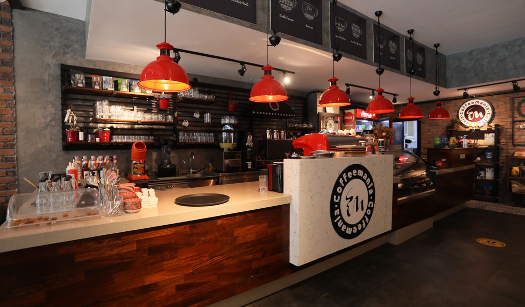 COFFEEMANIA; İSMİ SİZİ YANILTMASIN... MENÜ ÂDETA ANSİKLOPEDİ :)