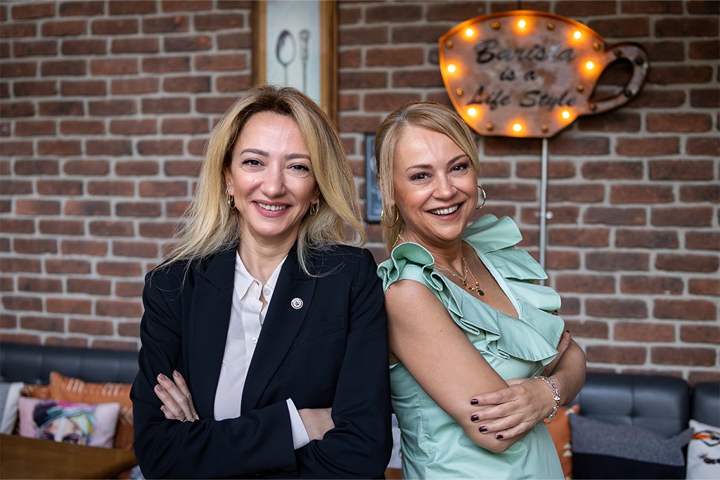 Çok Şekerli ve Sade: Zeynep Yalaz ve Bahar Candemir