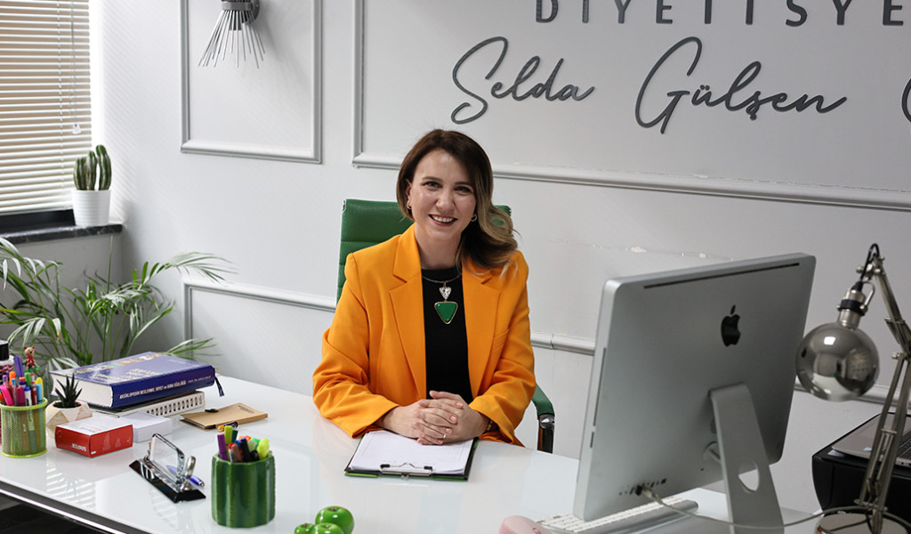 *Dyt. Selda Gülşen Ocak *  "Tarzınıza göre diyet listesi ile forma sokuyor"_