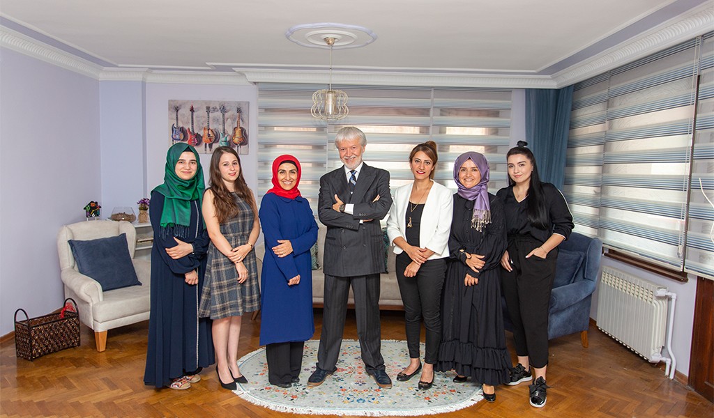 En Çaresiz Anlarınızda Çizer Yanınızda