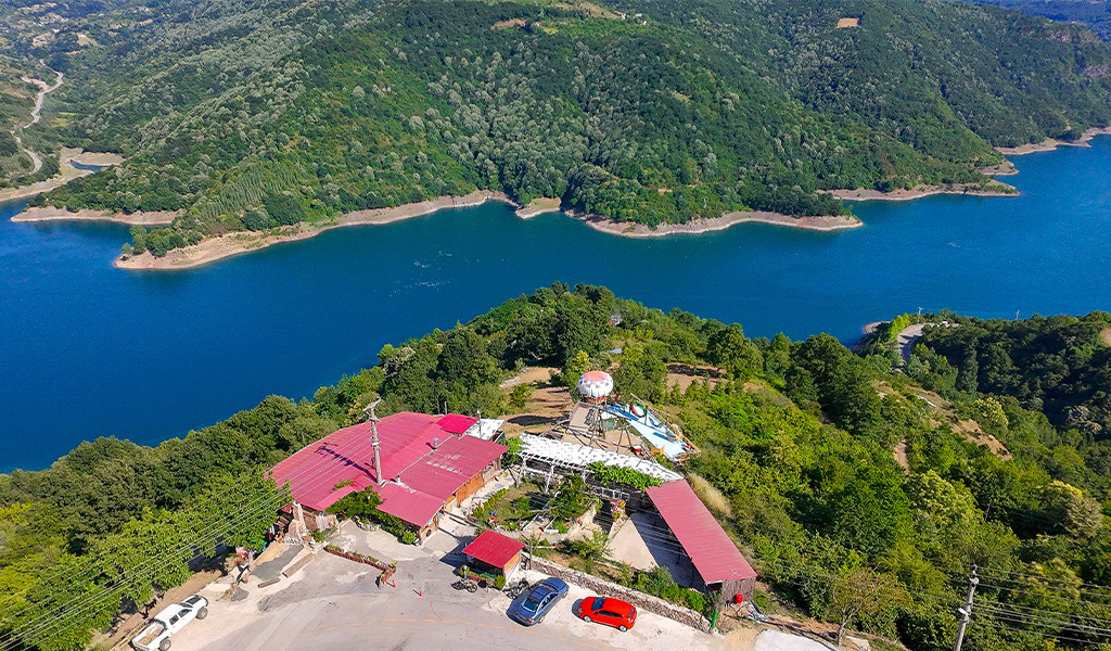 Gezgin Kafe “Yeşilin Ortasında Bir Lezzet Durağı”