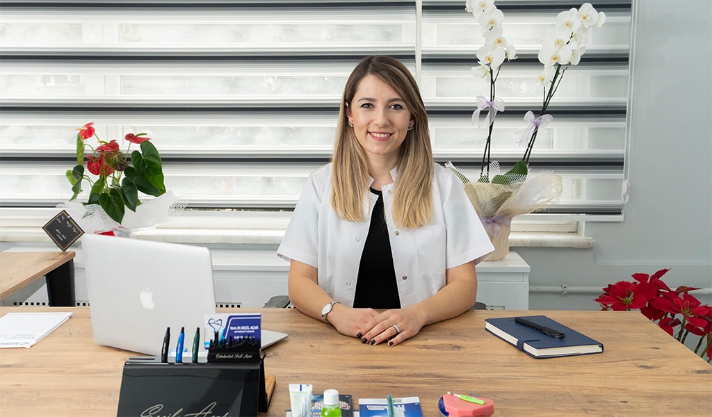 Gülümsemeyi Ertelemeyin: Dr. Seçil Açar