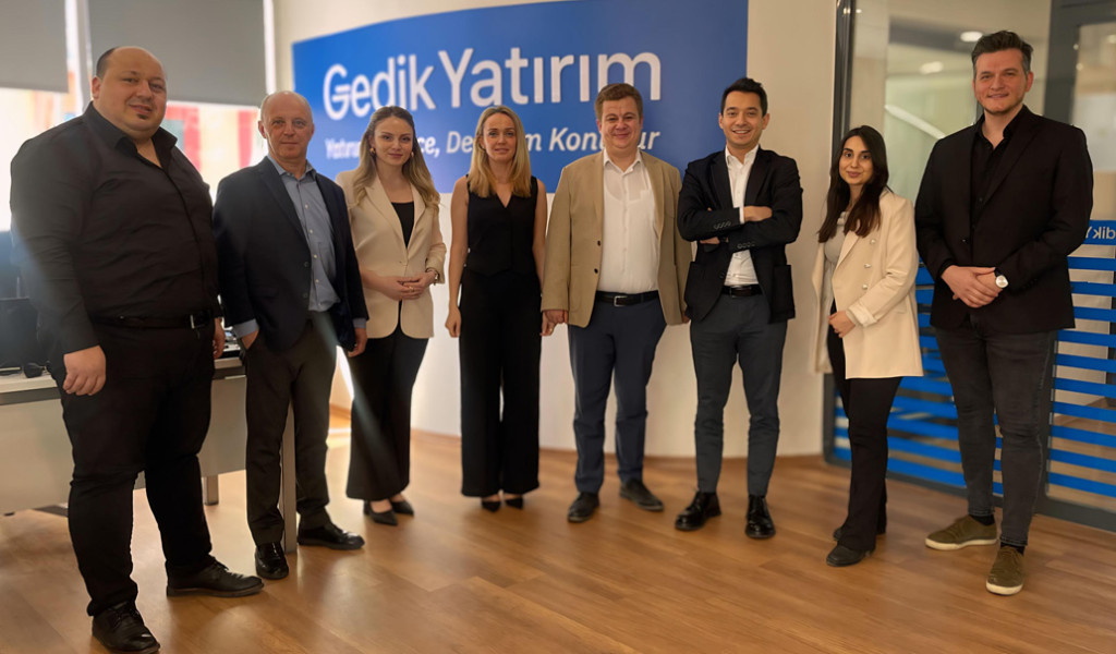 "Güvenle Yatırımın Adresi, Geleceğe Birlikte Yatırım Yapın!"