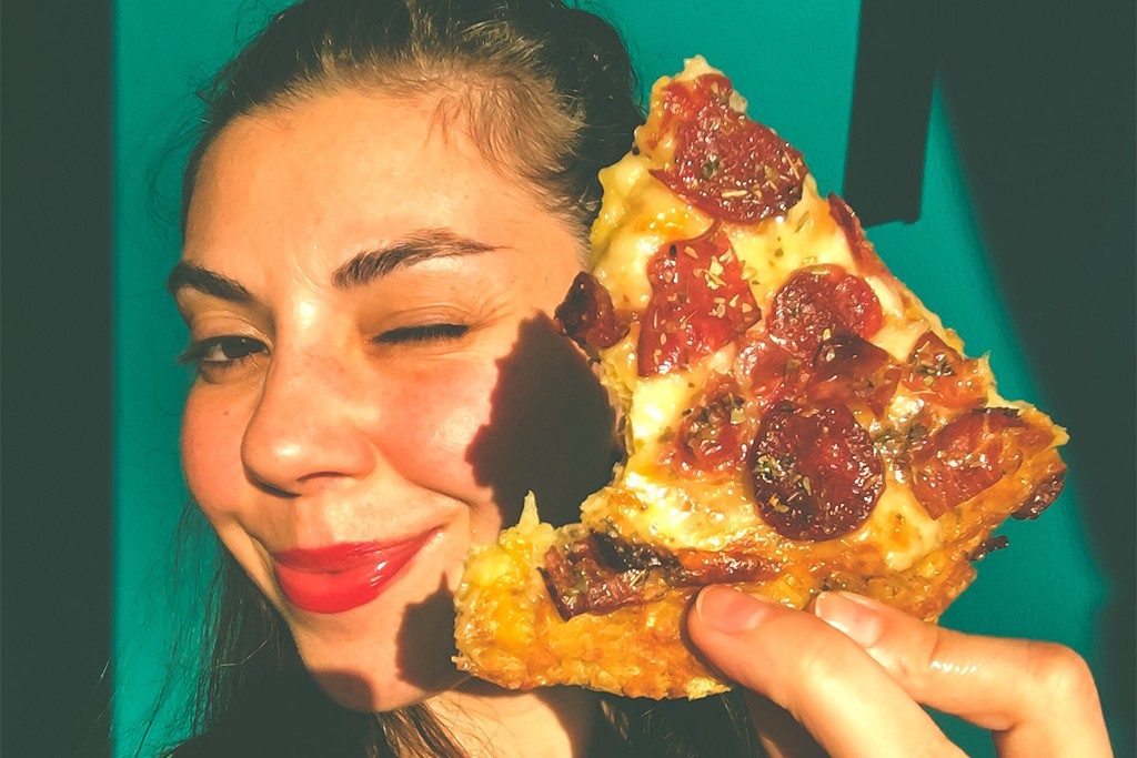 Hamursuz Pizza Tarifi / Ellybal
