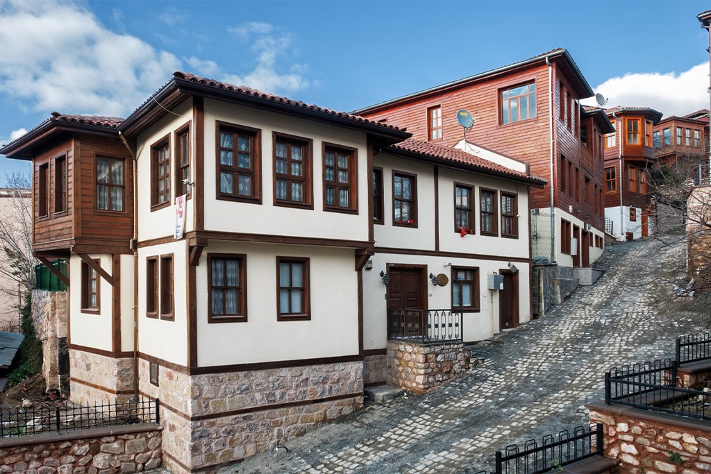 İzmit’te Yaşamayın, İzmit’i Yaşayın! Akın Ülkü Sevinç