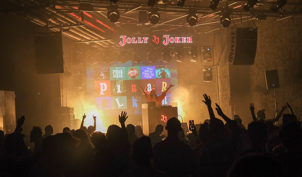 Jolly Joker’de Ne Geceydi Ama...