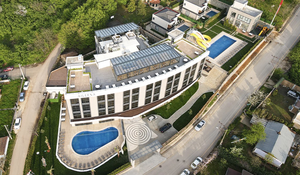 Tepedeki Yeşillik, Aileena Hotel&Villas